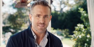 Ryan Reynolds - Aviator Gin Ryan Reynolds smiling